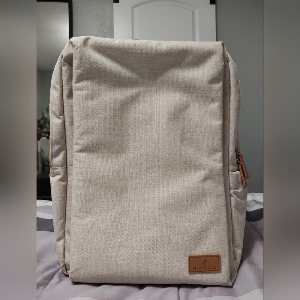 Nordace Women/Men's Siena Smart  Backpack